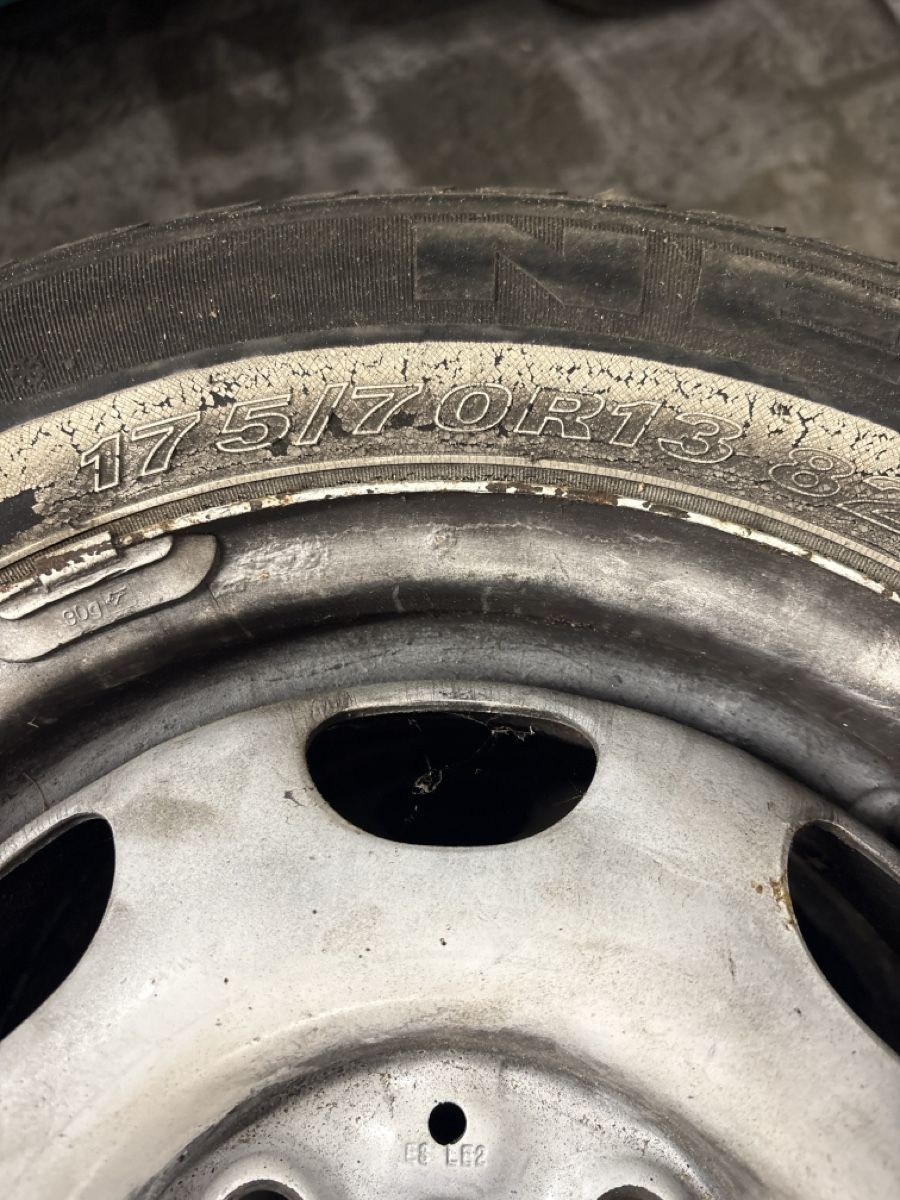 Volkswagen Alle Autoersatzteile: VW Golf 1 Räder – Gebraucht aus Oberwil (Dägerlen) von 1997 1