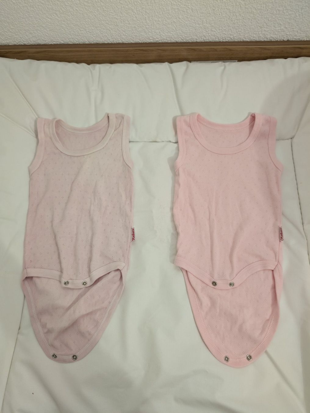 Biancheria intima: vier Baby Bodys – Usato da Buchs ZH venduto da nudle10