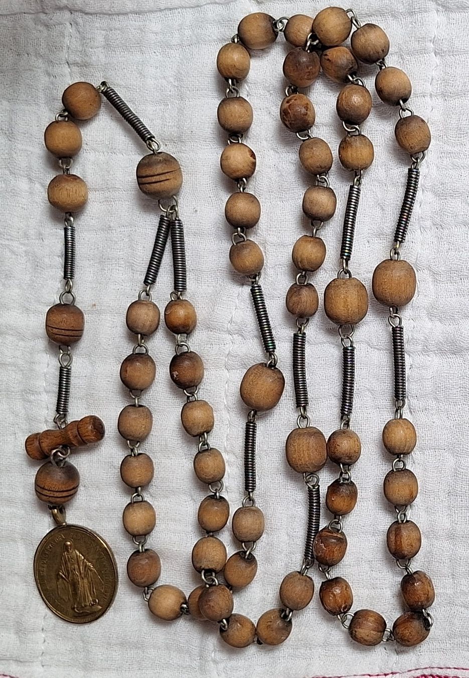 Altri gioielli: Rosenkranz  mit Holzkugeln Vintage – Usato da Oberriet SG venduto da Atir47