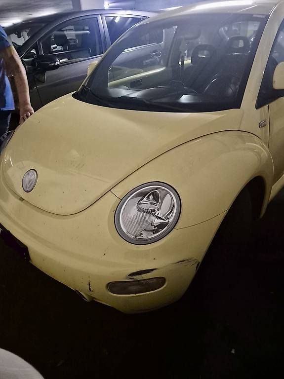 VW Automobili: VW Beetle 2.0 – Usato da Kaltbrunn venduto da FacilityService8722