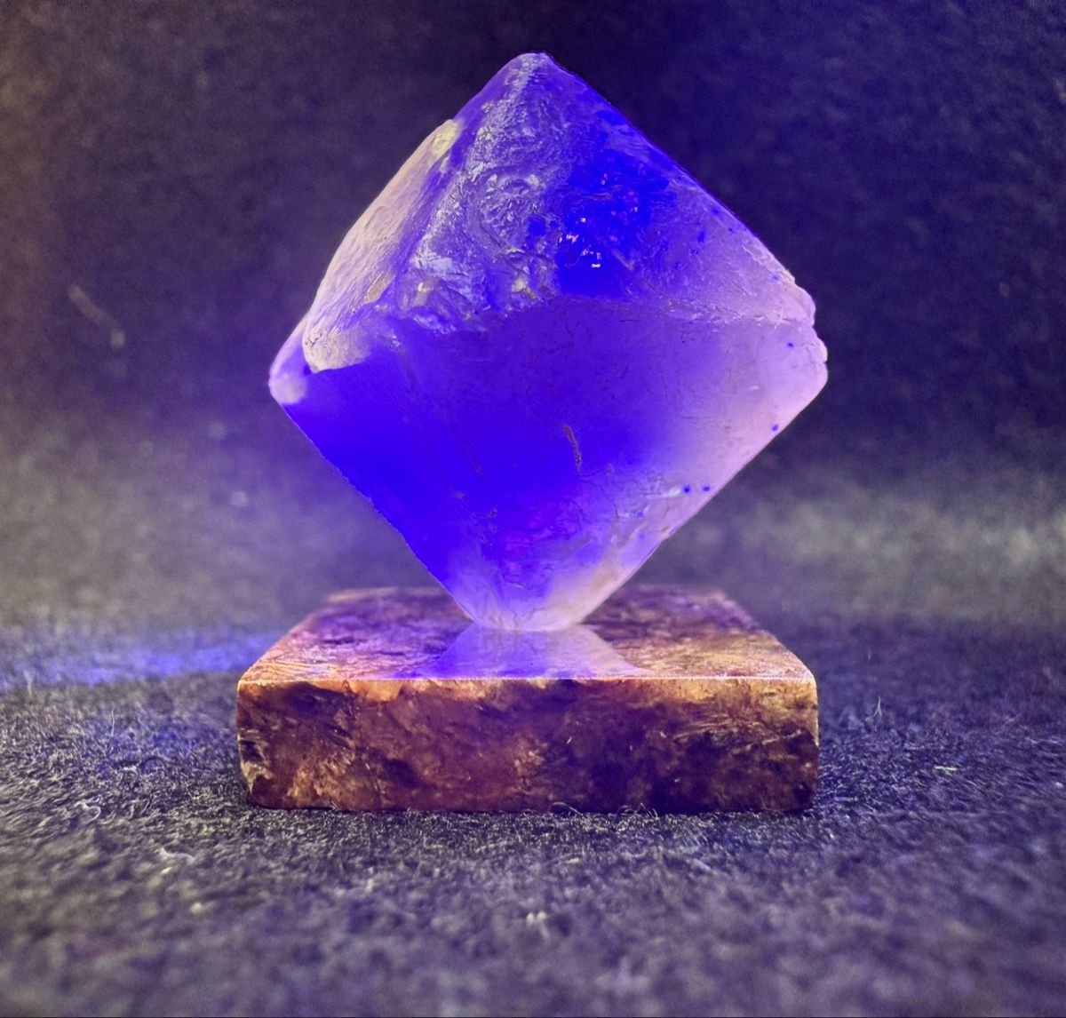 Mineralien & Heilsteine: Fluorit Oktaeder / Grimsel, Schweiz – Gebraucht aus Schattenhalb von Oodaaq 5