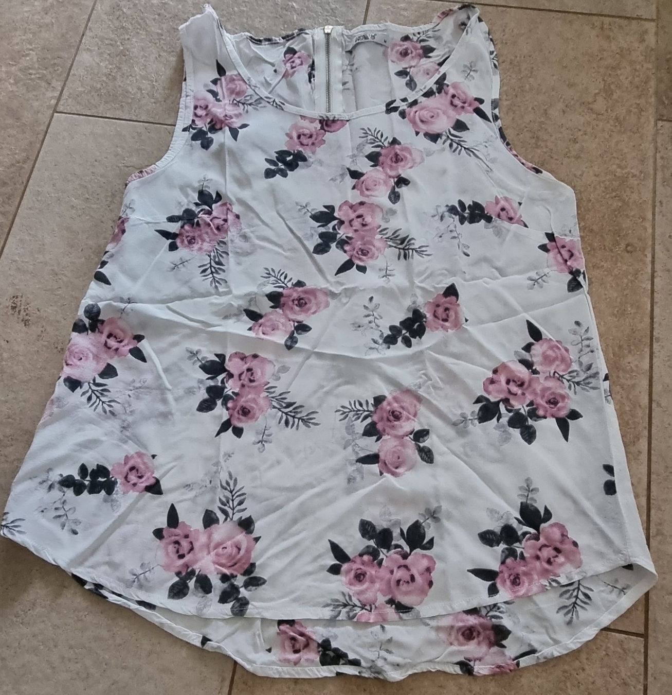 Camicette: 3 Blusen-Oberteile gr.M – Usato da Grossdietwil venduto da GNOM313 3