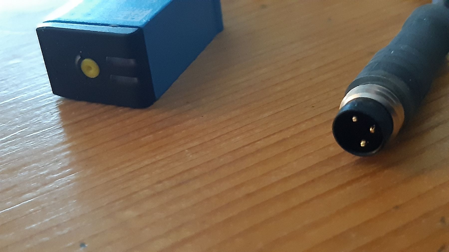 Componenti elettronici: SICK WLG4S-3P3132 Sensor - Neu & Originalverpackt! – Nuovo (secondo la descrizione) da Oey venduto da Parkplatzbrocki 2