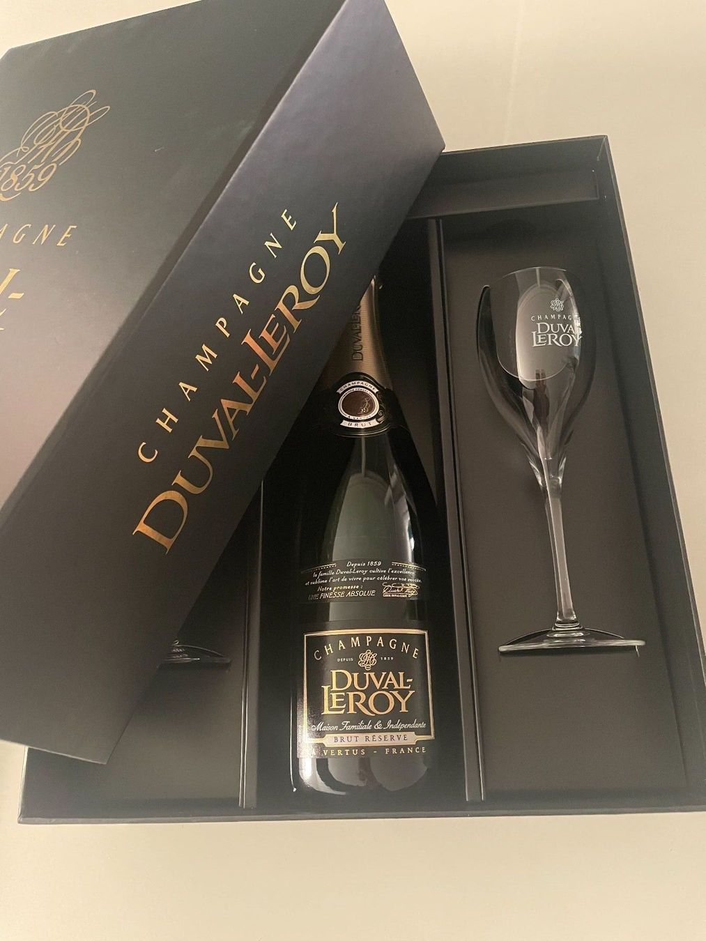 Spirituosen: Champagner Geschenkset Duval-Leroy mit 2 Original Gläser – Neu und originalverpackt aus Kerzers von del13