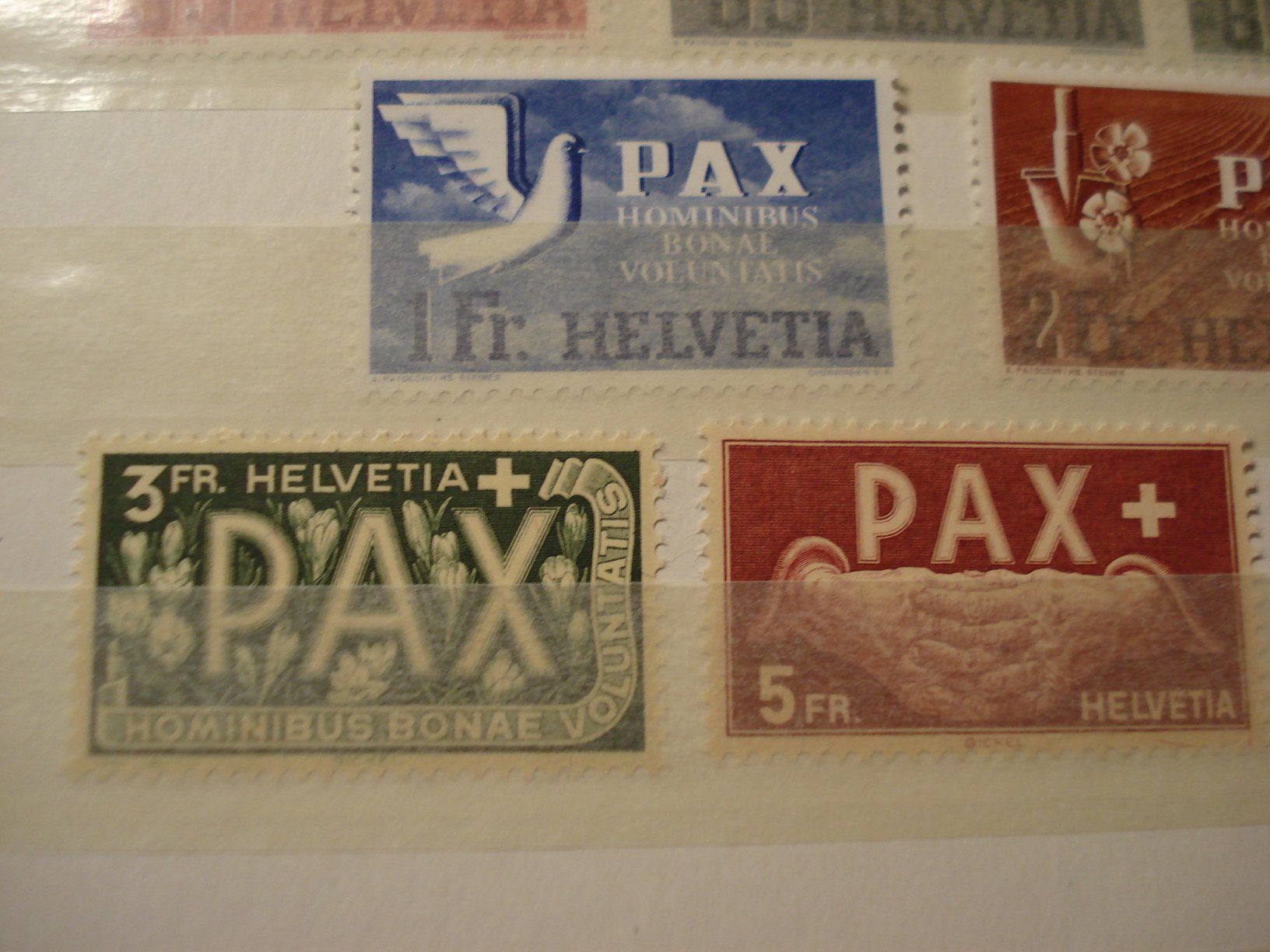 Tutti i francobolli: Satz Pax-Marken 1945 ** – Usato da Niederwil AG venduto da morostahu 1
