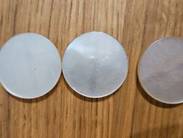 3 boutons nacrés 3cm