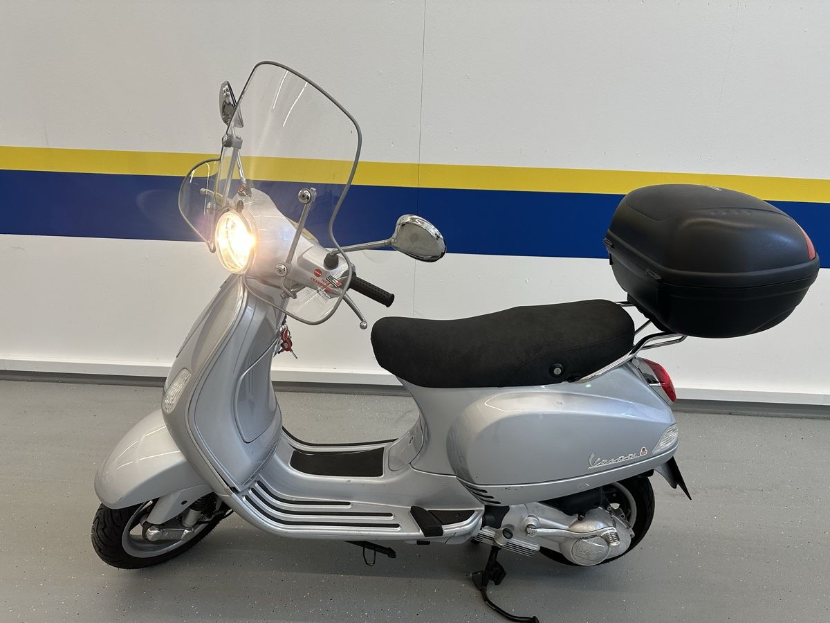 Vespa Scooter: Vespa LX125 – Usato da Walenstadt venduto da Basha92