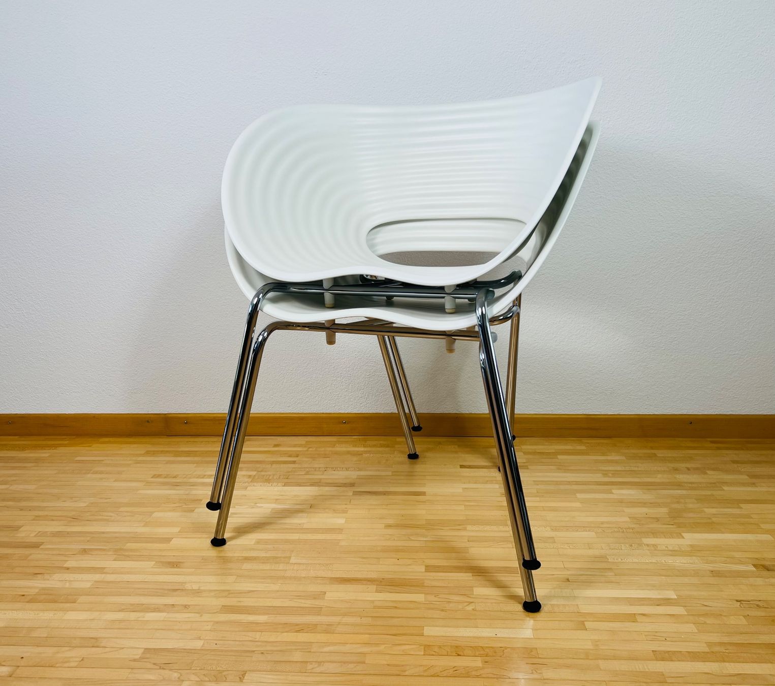 Vitra Sedie: 2 Vitra Tom Vac Stühle von Ron Arad – Usato da Egg b. Zürich venduto da B02_Designklassiker 6