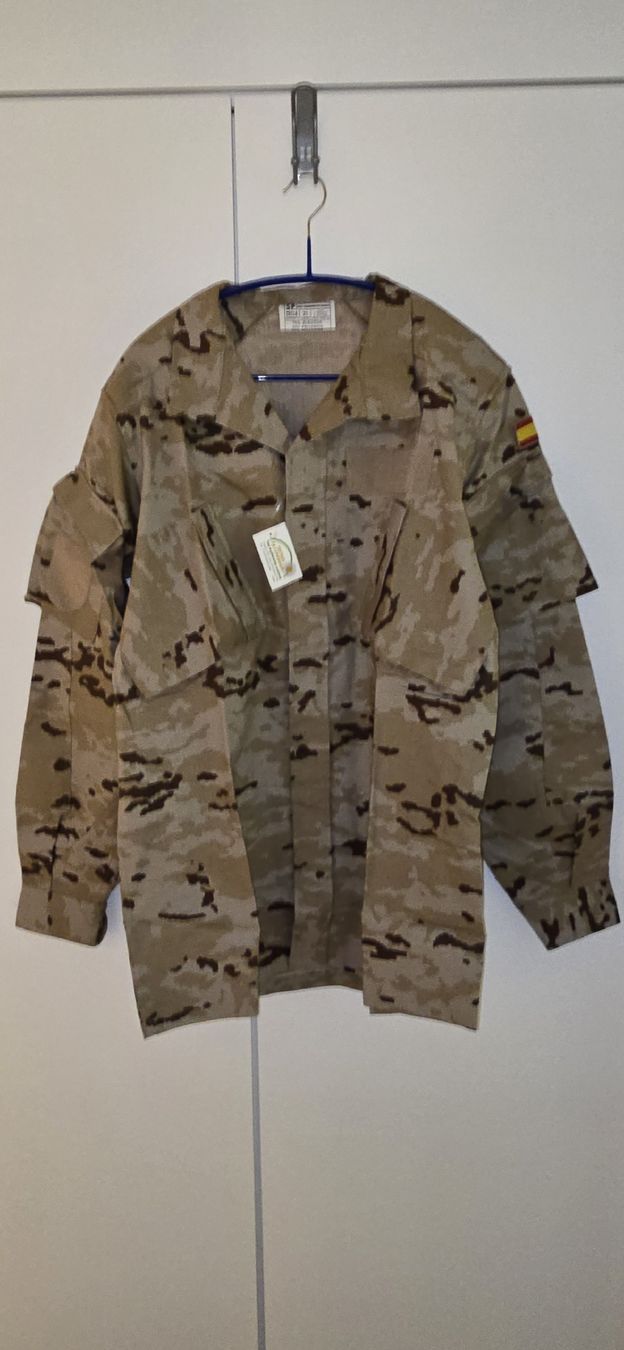Uniformi: Original Spanische Armee Wüstentarn Uniform Set NEU – Nuovo (secondo la descrizione) da Schaffhausen venduto da aos_hv6l
