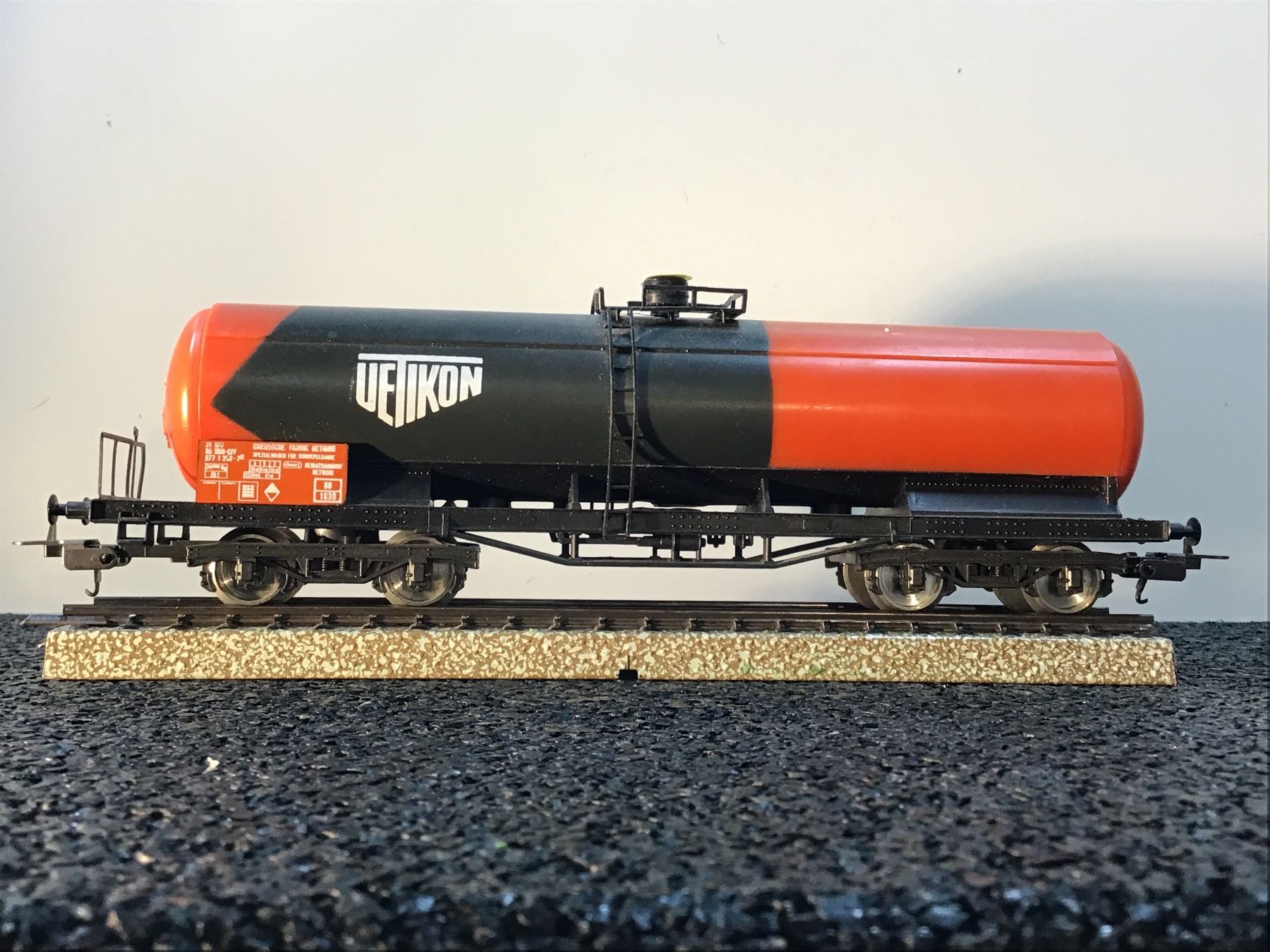 Lima Modellini di ferrovie: MODELL LIMA UETIKON 302921 KESSELWAGEN – Usato da Männedorf venduto da Modelle-aller-Art