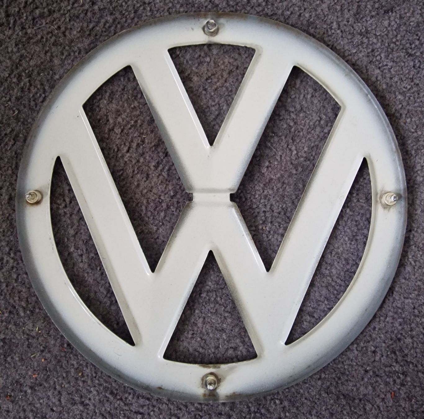 VW Toutes les pièces auto: VW T1 Bus Emblem Original – D'occasion à Matzendorf par nike15 2