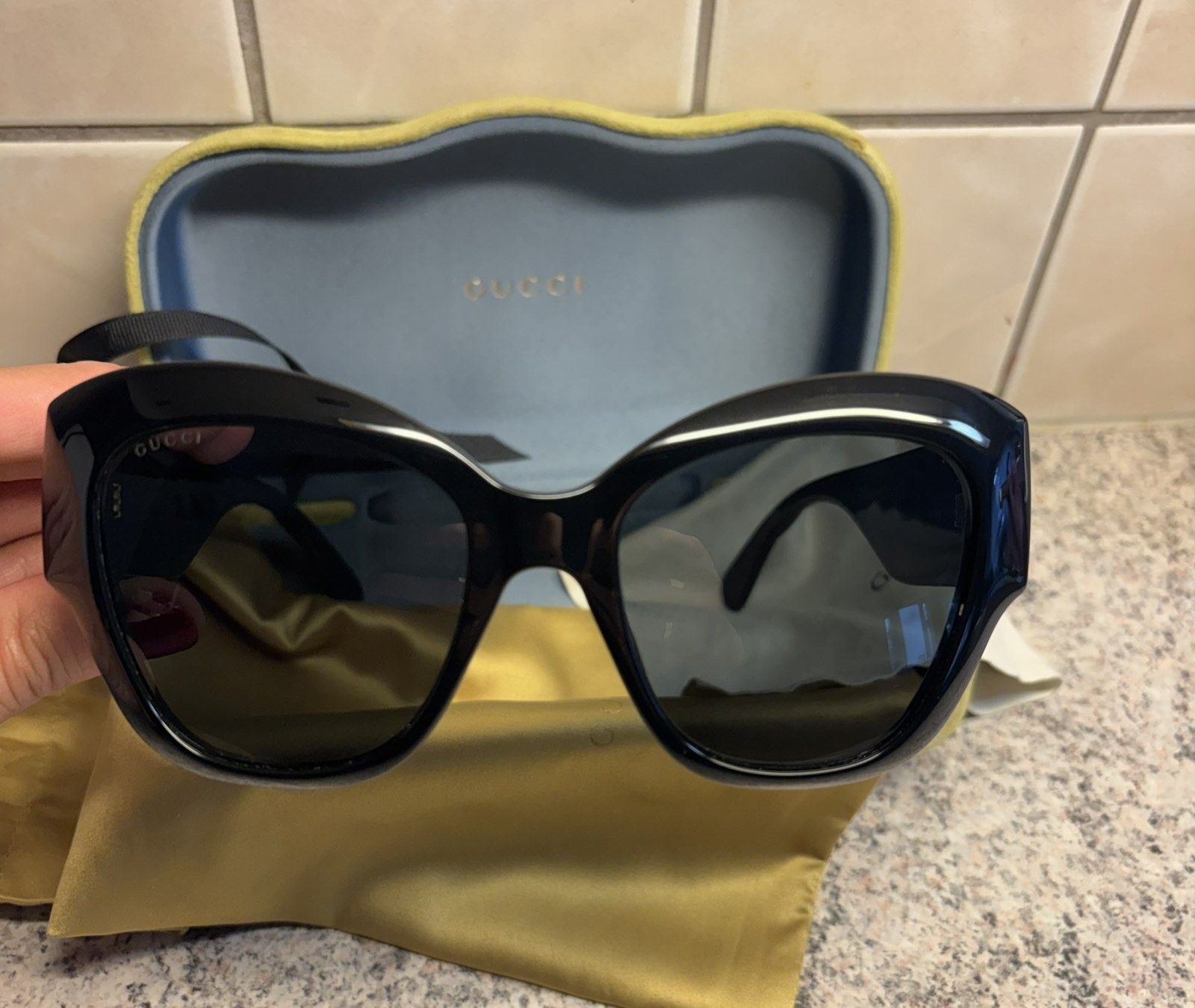 Gucci Occhiali & Lenti: Gucci Sonnen Brille mit Box – Nuovo (secondo la descrizione) da Reinach BL venduto da danielv06