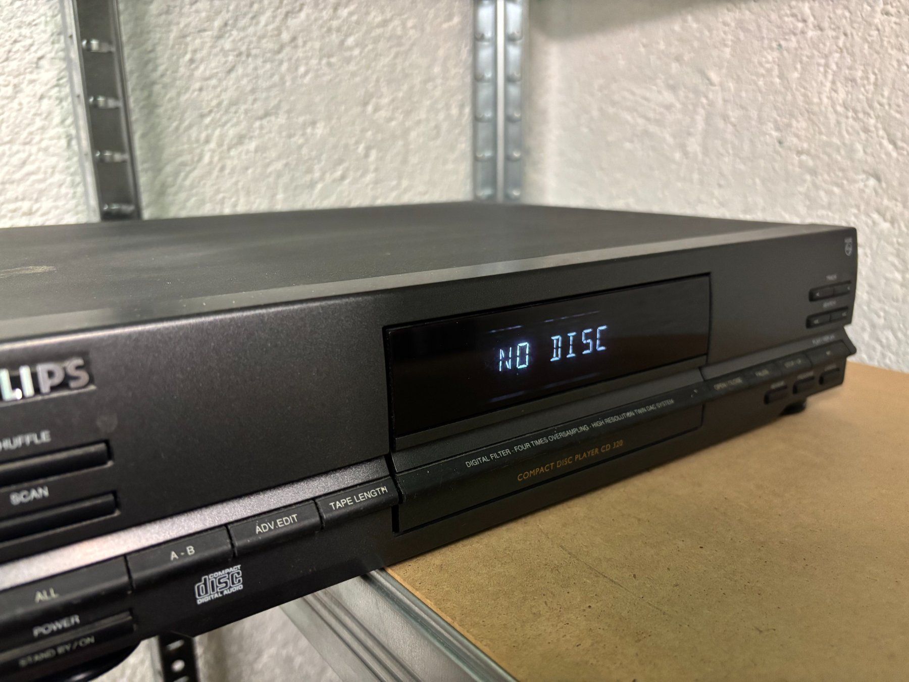Philips Lettore multimediale & Streamer: Philips CD320 – Lecteur CD hifi – Usato da La Chaux-du-Milieu venduto da Bloute 1