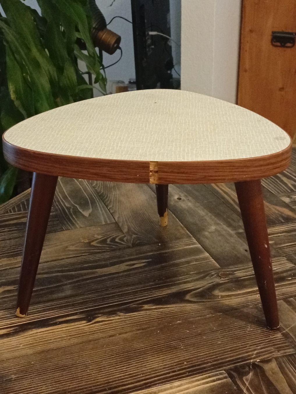 Sgabelli: Vintage Blumenhocker 1960 Jahre. – Usato da Engelburg venduto da CH.Me