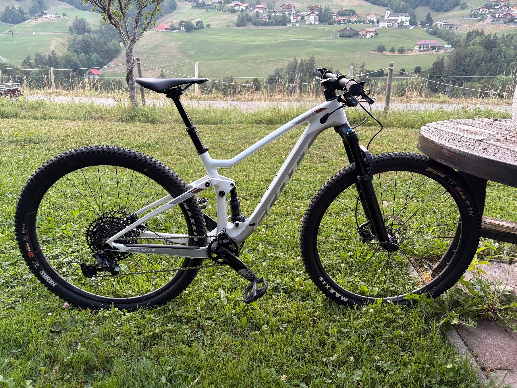 Scott Velos: SCOTT Spark Contessa carbone Taille S – Gebraucht aus Charmey (Gruyère) von chw_57zp