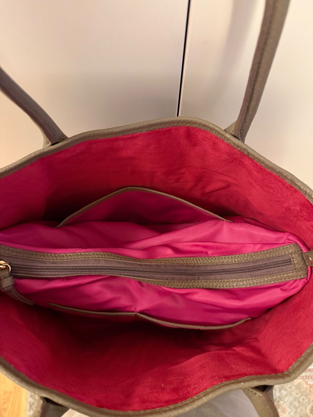 DKNY Borse da donna: Sac DKNY – Usato da Grand-Lancy venduto da sar_2t5x 1
