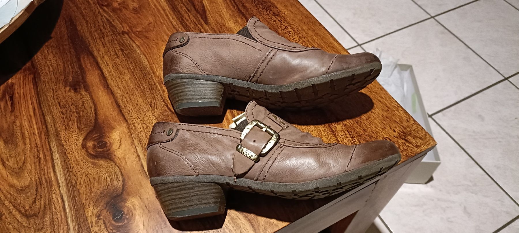 Scarpe da donna: BATA Leder Pumps Gr. 38 – Usato da Porza venduto da tbch