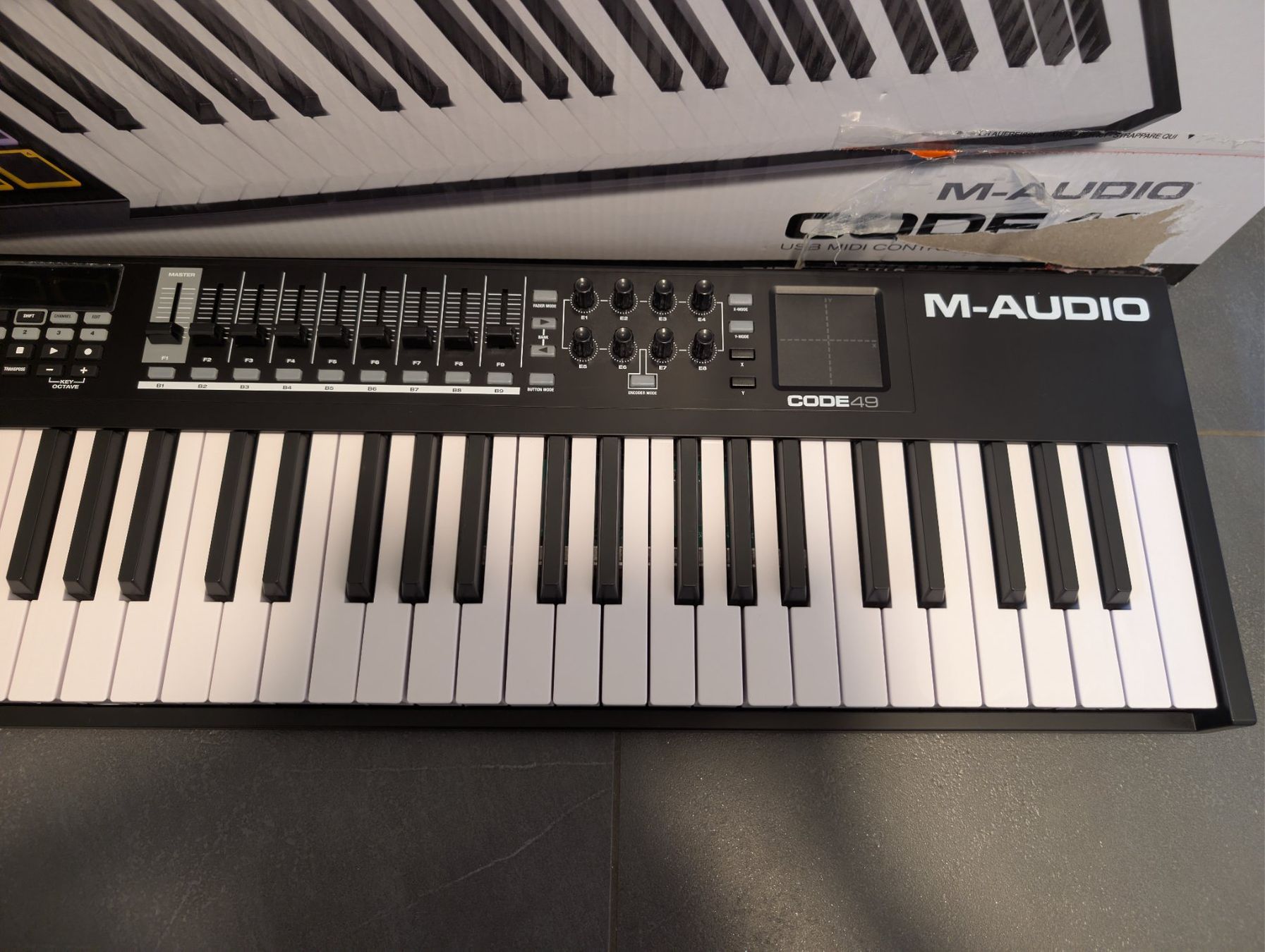 Strumenti musicali: M-Audio Code 49 USB MIDI Controller - Neuwertig – Nuovo (secondo la descrizione) da Teufen AR venduto da Bibabo12 2