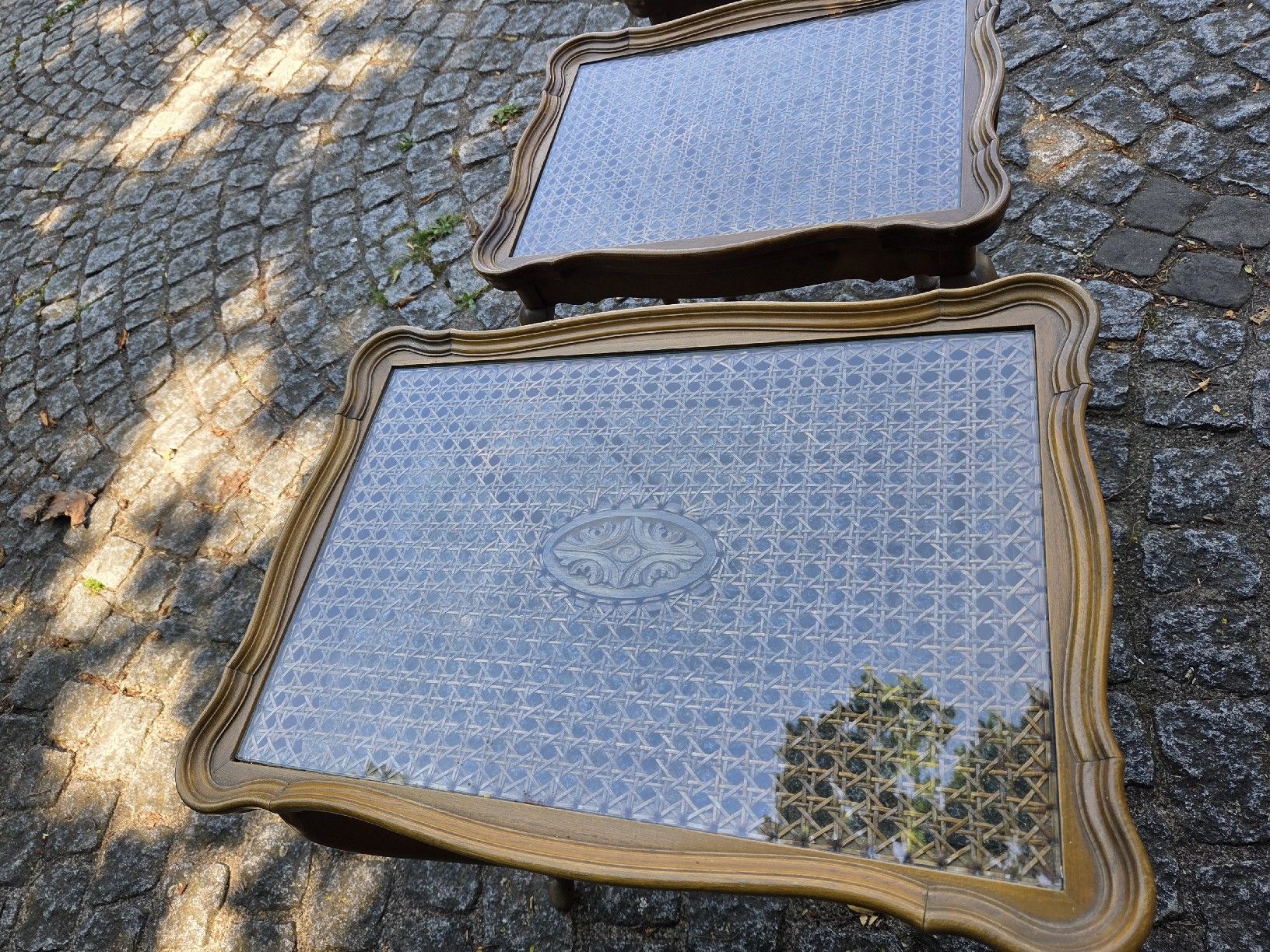 Set di tavolo e panche: antike Beistelltische Set – Usato da Wädenswil venduto da weihpos 2
