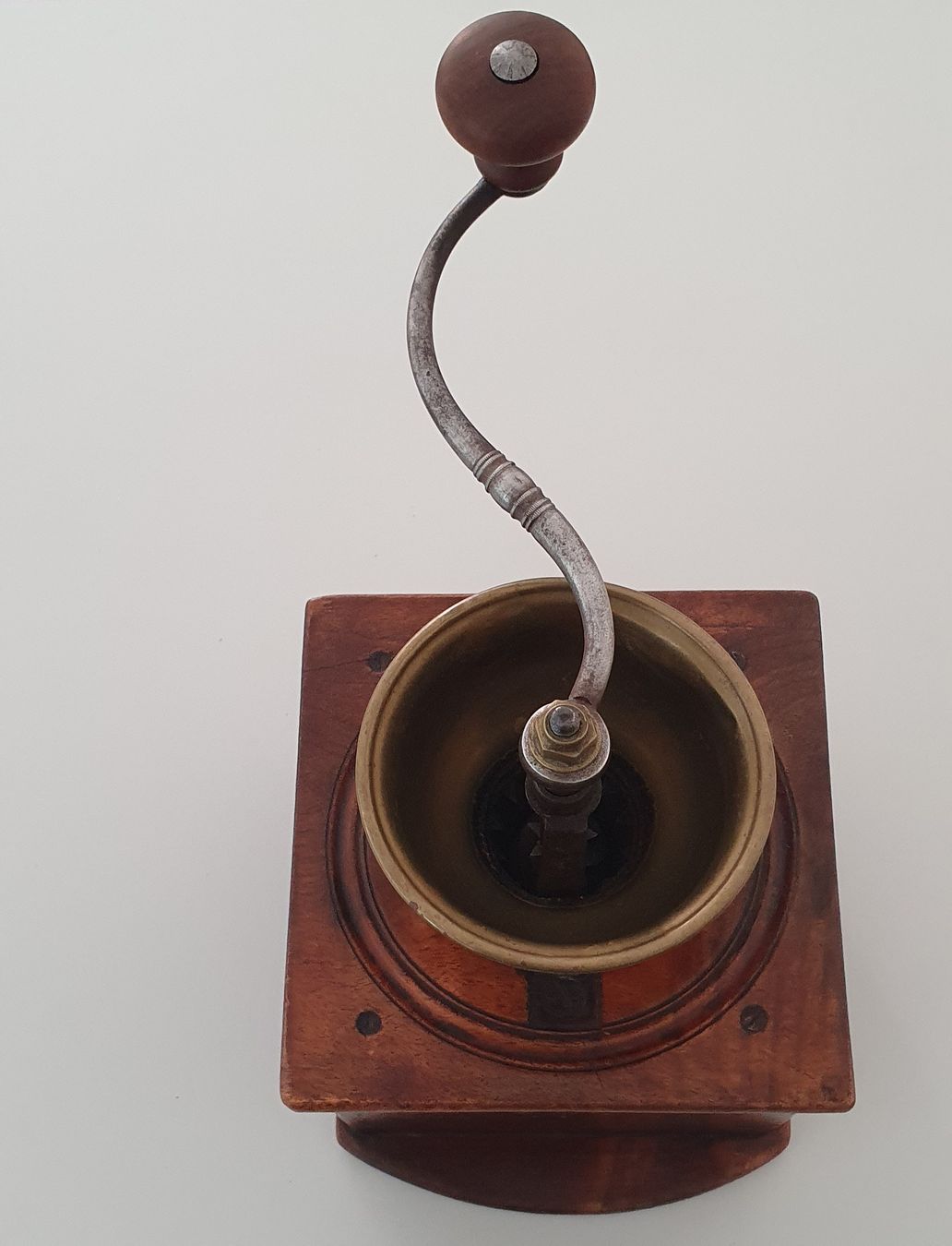 Macchine per caffè & Macchine per espresso: antike Kaffeemühle Holz Messing – Usato da Kreuzlingen venduto da Rschweiz1 3