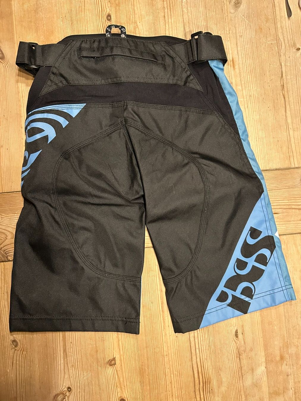 IXS Hosen: iXS Mountainbike - Hose Gr. 140 – Gebraucht aus Iseltwald von Waldisch 1