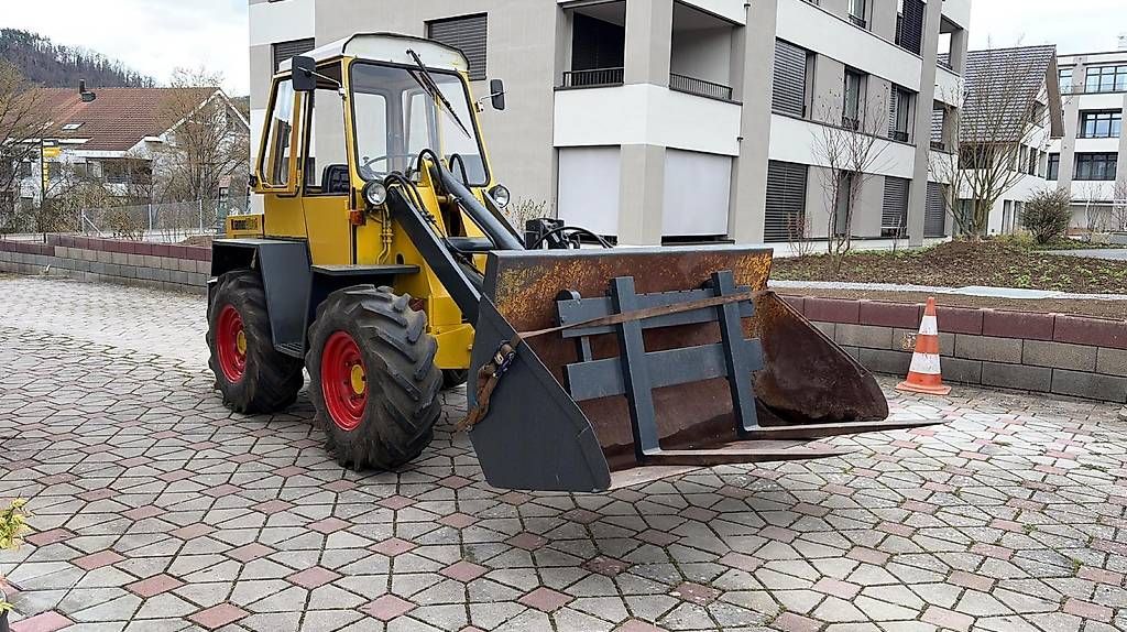 Hoflader: Ladeschaufel Kramer – Gebraucht aus Pratteln von Caterinaandreano03