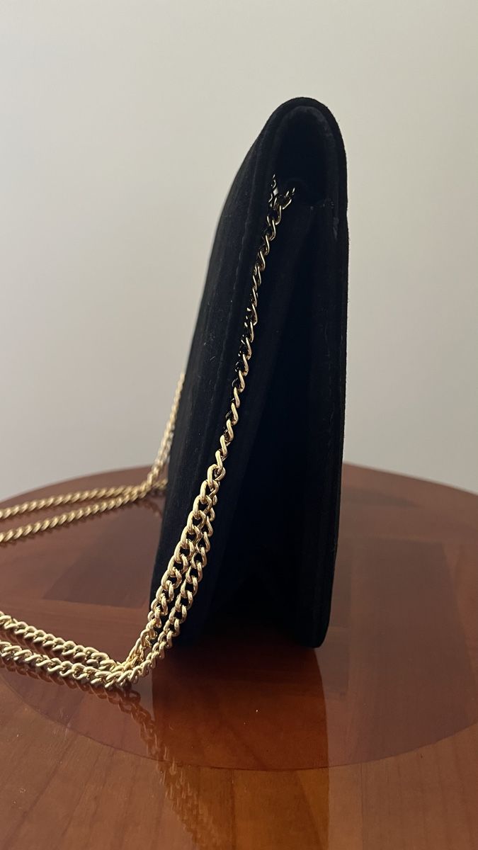 Borse da donna: Borsa a tracolla nera scamosciata con catena dorata – Usato da Lugano venduto da yul_fhg2 7