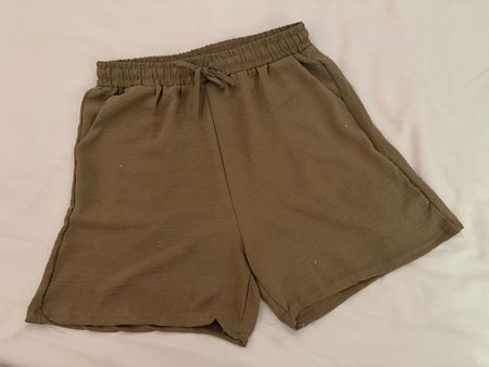 Damen Shorts beige mit gliter Gr. XL/XXL neu
