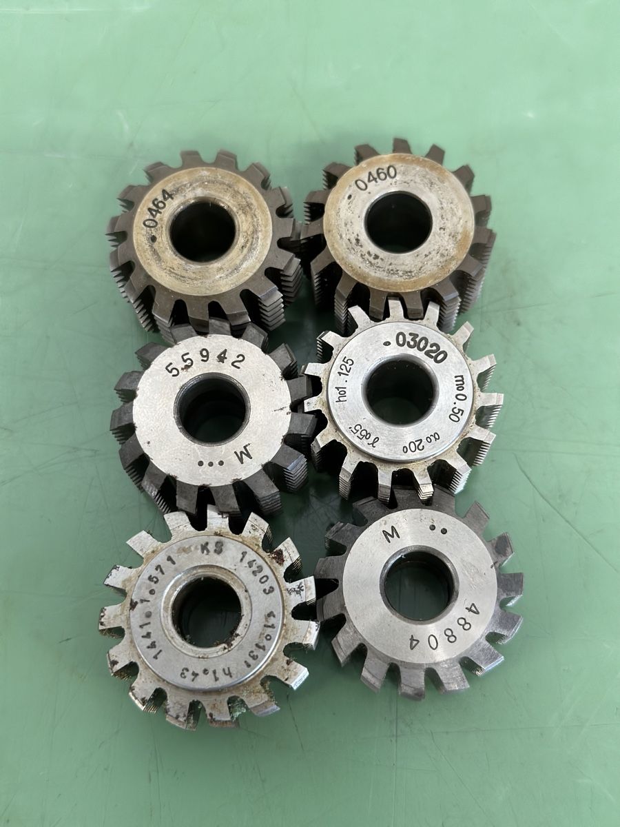 Tutti gli attrezzi: 6x Mikron HSS gears cutting modules. – Nuovo e nell'imballaggio originale da Aarberg venduto da SNMachines 1