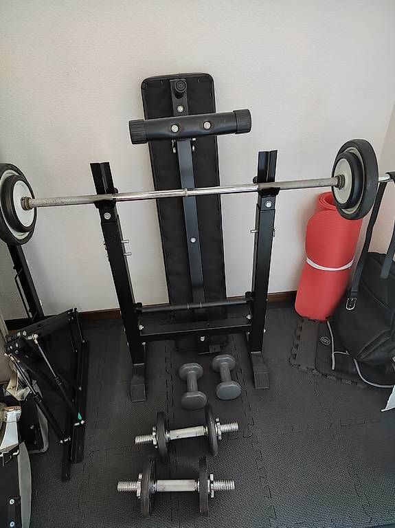 Hometrainer: Vendo panca con bilancieri e pesi – Usato da Bellinzona venduto da lok_x5bx