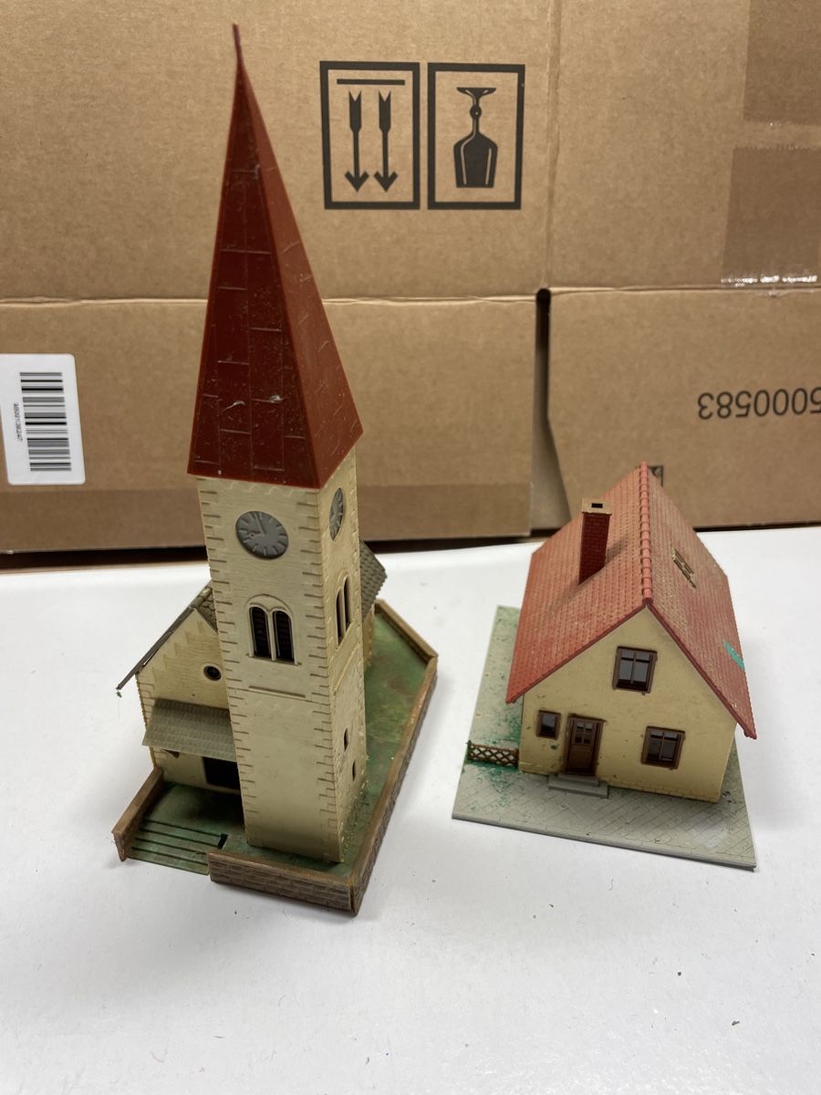 Modelleisenbahnen: Modellbau Haus und Kirche – Neu (gemäss Beschreibung) aus Gossau SG von Krokodil344 2