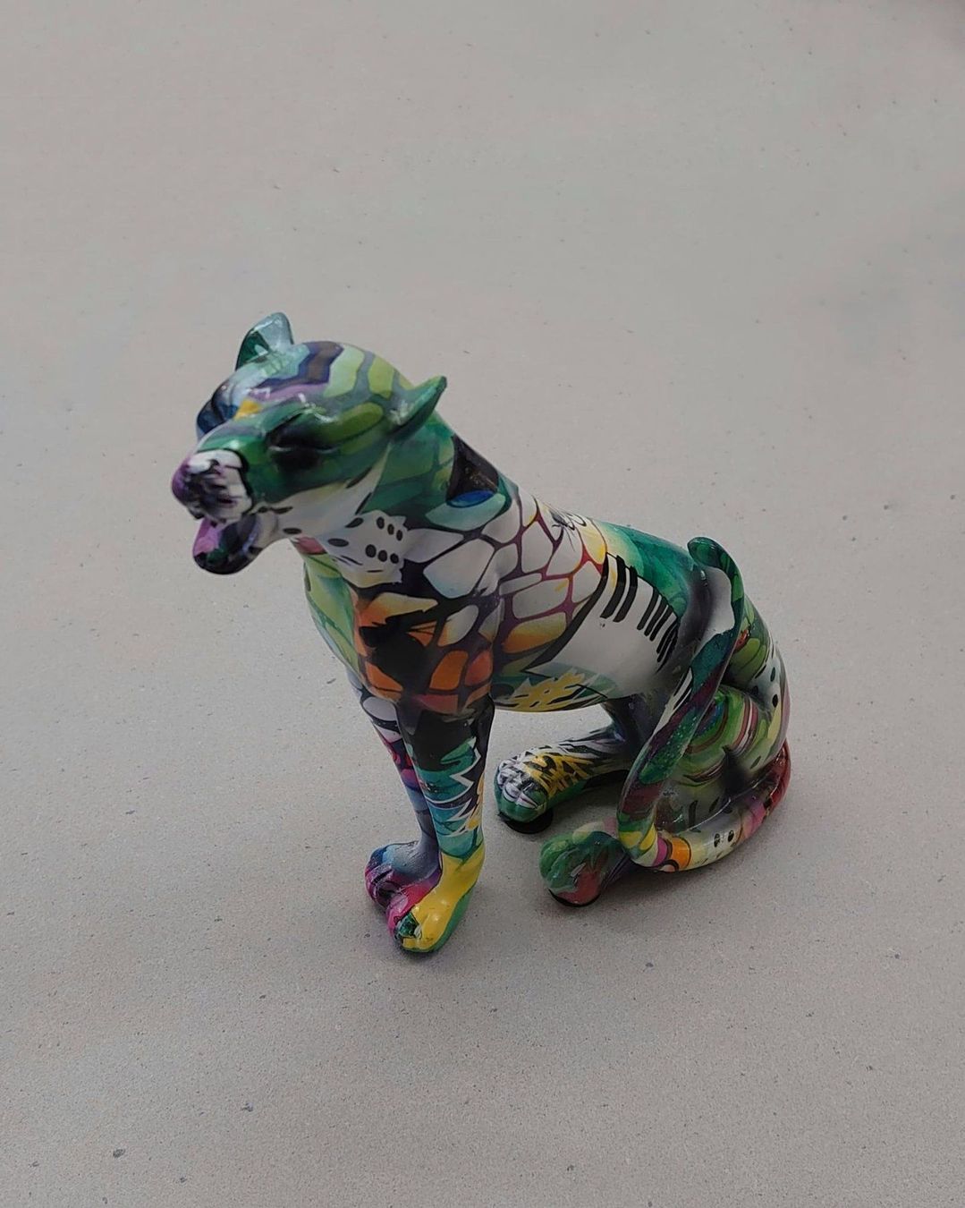Statuette: Leopard / Puma Graffiti Pop Art Edition Grün – Nuovo e nell'imballaggio originale da Schaffhausen venduto da AtelierPudesco