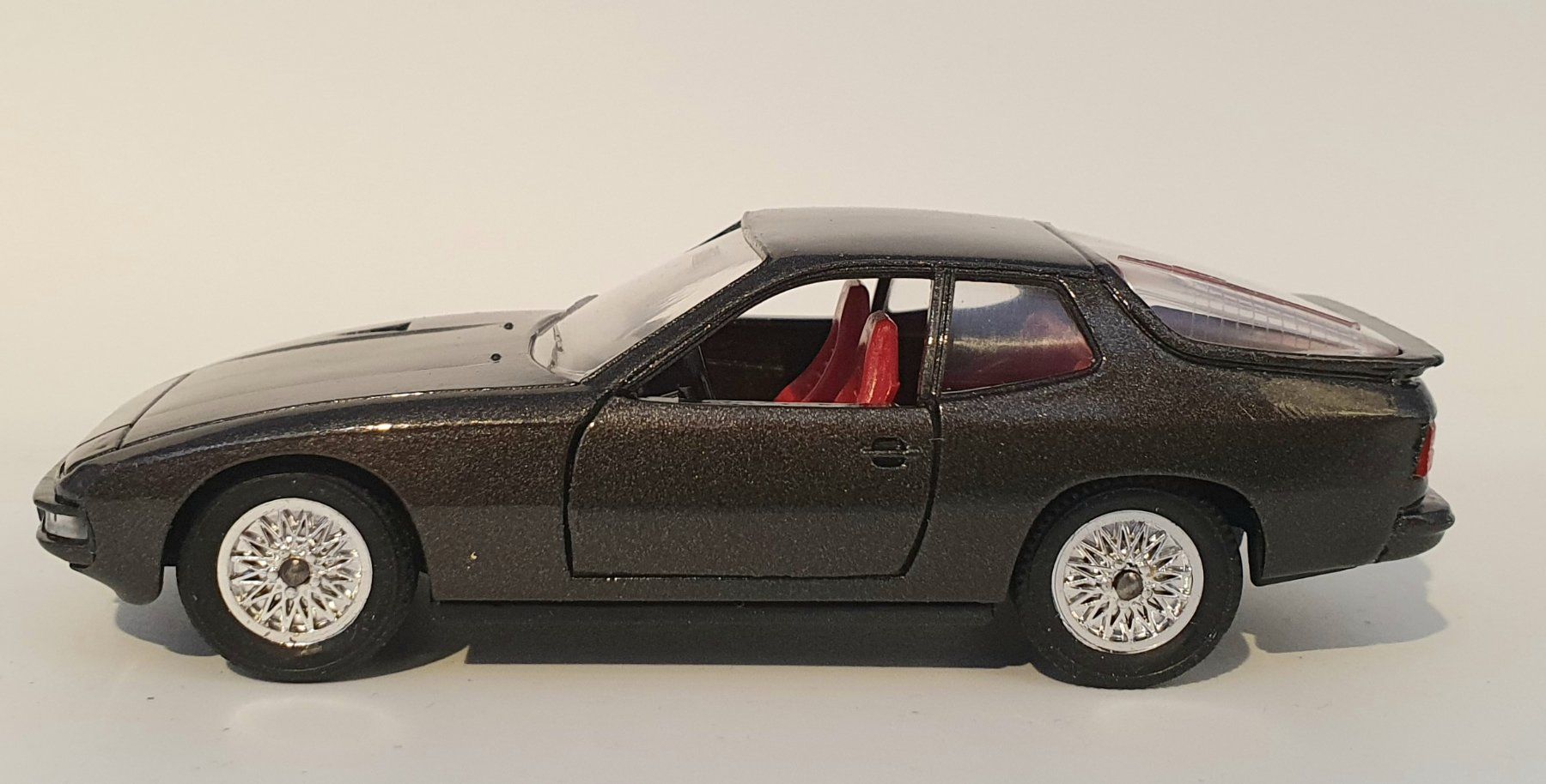 Solido Modellautos: SOLIDO  Porsche 924 Turbo – Gebraucht aus Flawil von RoverVitesse 1