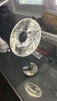 Moderne LED Tischlampe mit verstellbarer Helligkeit, wie ...