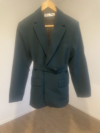 Anzug in Flaschengrün, Größe M Zara .
