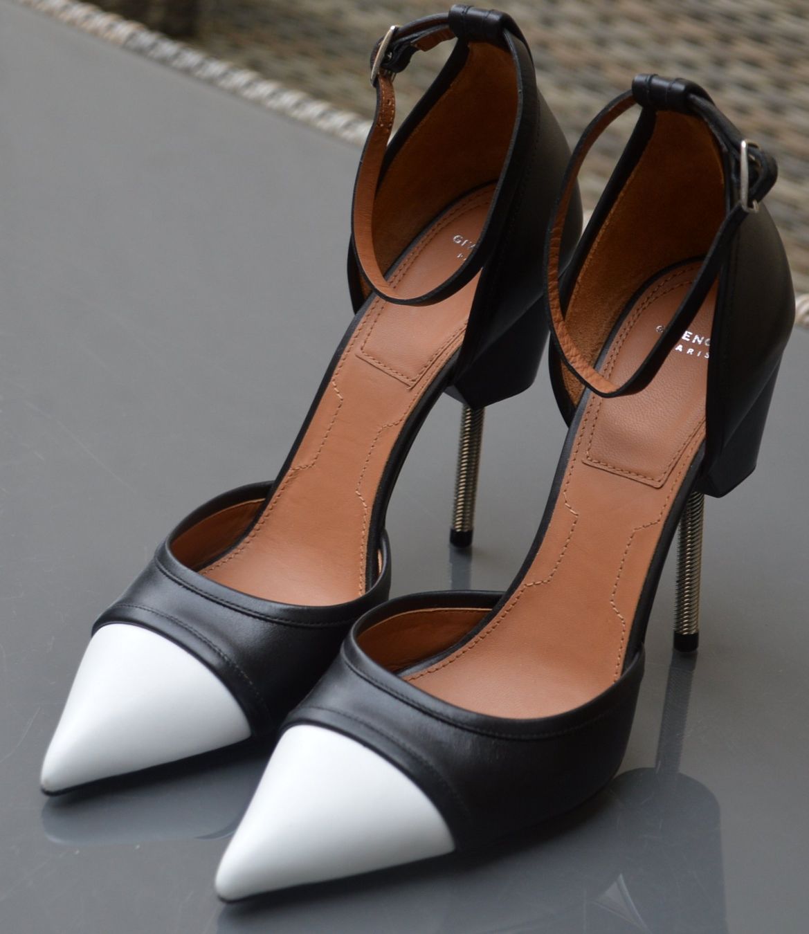 Givenchy Scarpe da donna: Pumps Givenchy .39 – Usato da Collonges venduto da Auganien 1