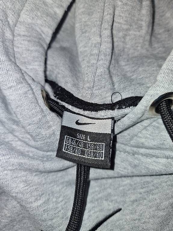 Maglioni & Felpe: Nike Hoodie grau – Usato da Steinhausen venduto da ladisci 1