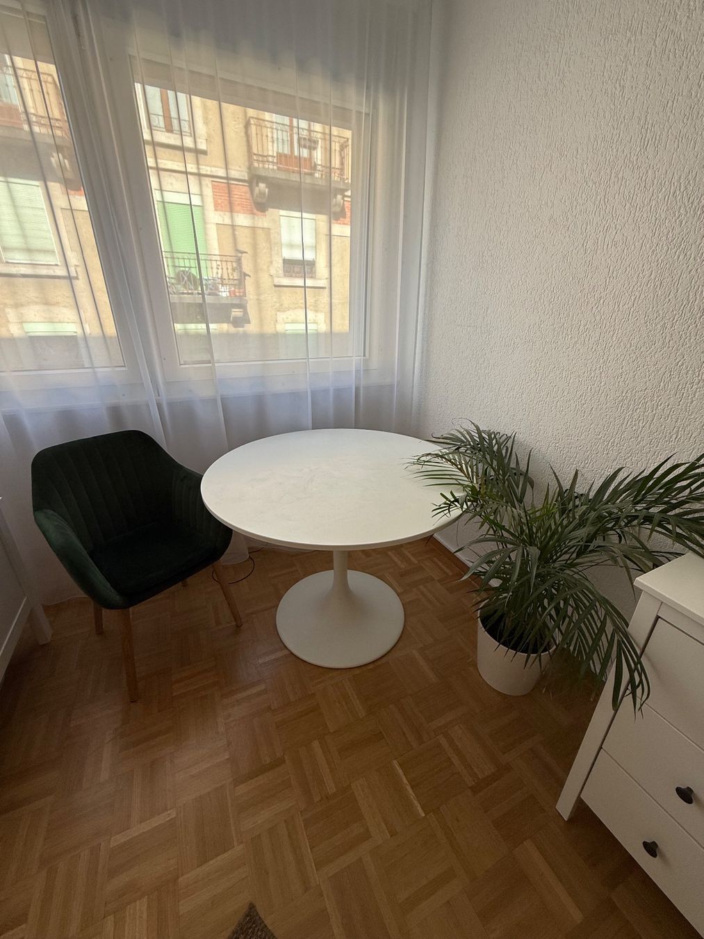 Ikea Tavoli: Table ronde IKEA en bon état. – Usato da Genève venduto da yul_jpr7