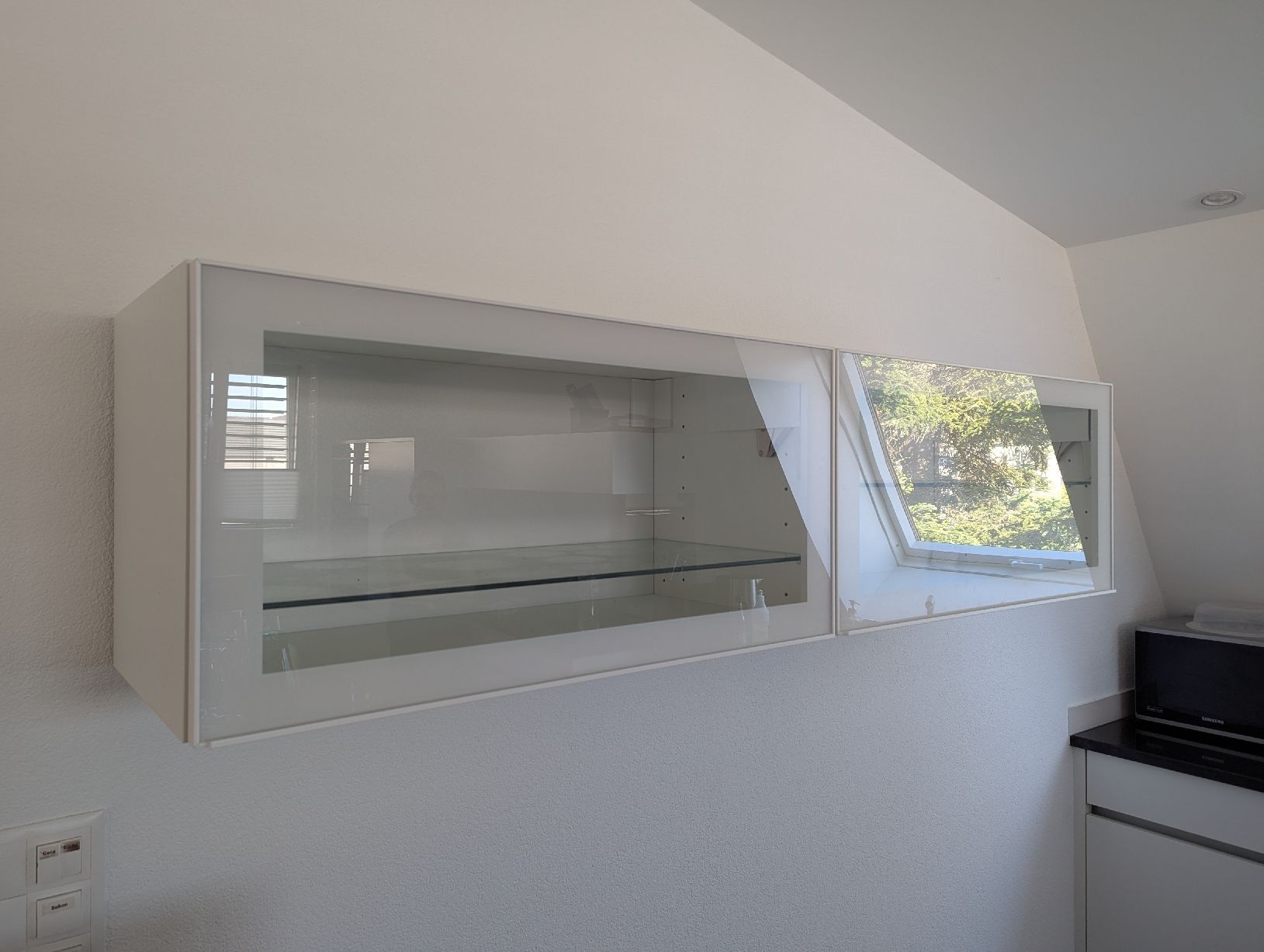 Ikea Küchengeräte: IKEA Glasvitrine 2x mit Wandhalterung – Gebraucht aus Sissach von luk_rgf8