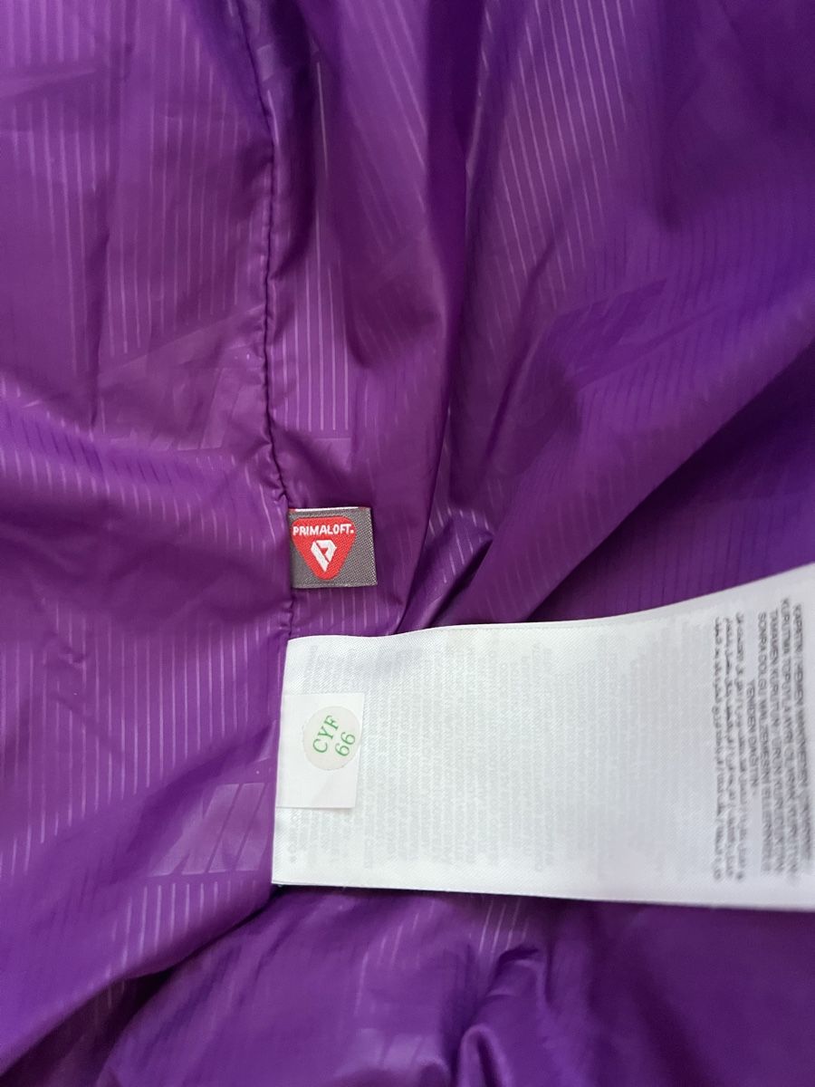 Nike Jacken: Nike Club Puffer Purple – Gebraucht aus Gordola von igo_9qdh 5