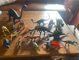 Lot anciens jouets dinosaures figurines