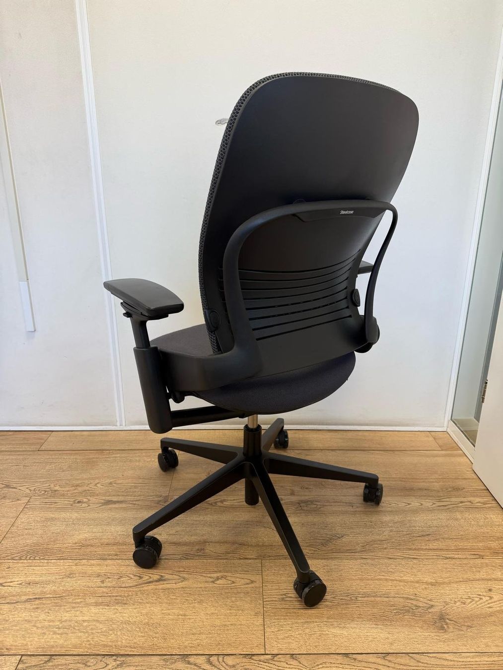Steelcase Chaises: Refurbished Steelcase Leap V2 Full Option Anthracite – D'occasion à Purmerend par Offeco 6