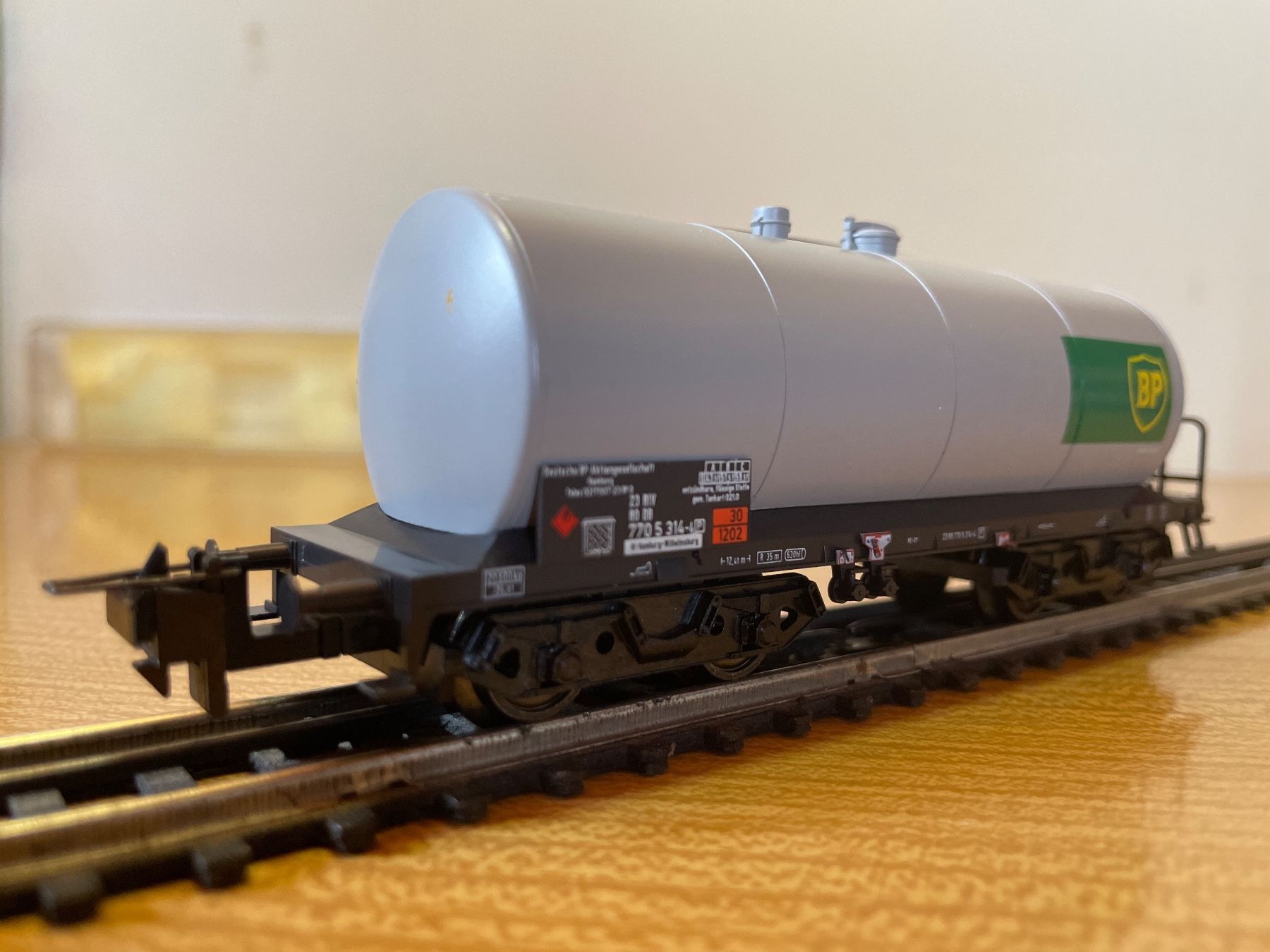 Trix Modellini di ferrovie: Trix Express H0 33815 BP Tankwagen – Usato da Suhr venduto da Daneli7 1