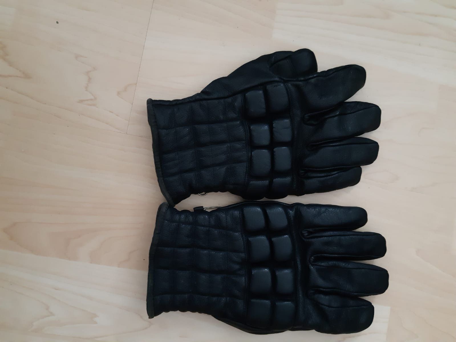 Guanti & manicotti: MARKENHANDSCHUHE, GR. 7 – Usato da sachseln venduto da soficool 3