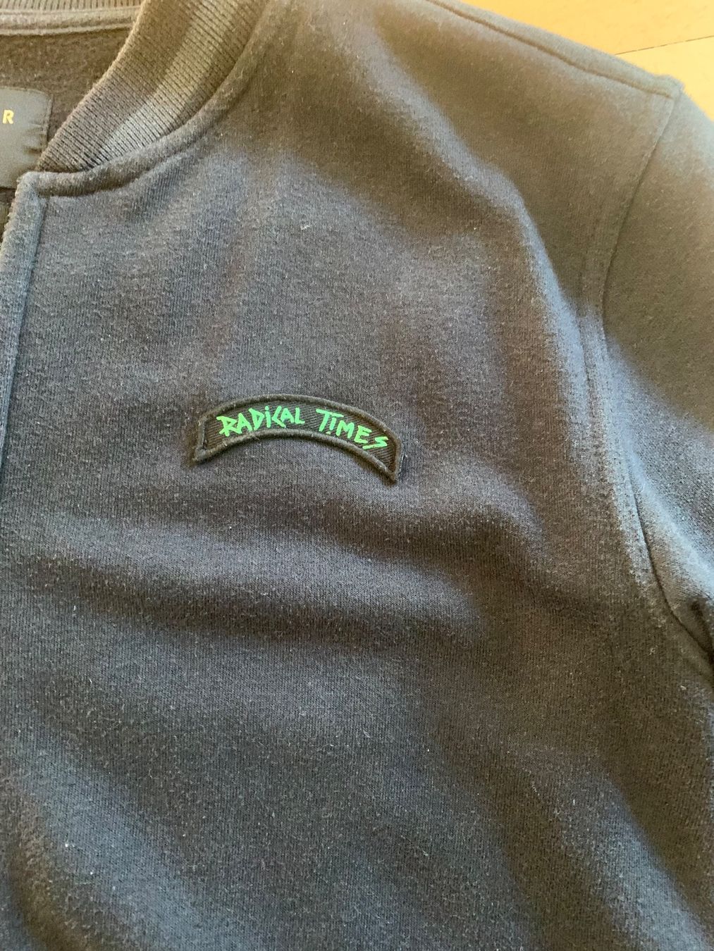 Quiksilver Maglioni & Felpe: Hoodie Quiksilver 16 ans noir – Usato da Küssnacht am Rigi venduto da FFKA 3