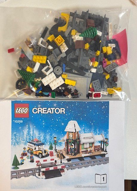 Lego Kit di costruzioni: MOD 10259 winterlicher Bahnhof – Usato da Oberkulm venduto da Vw53 3