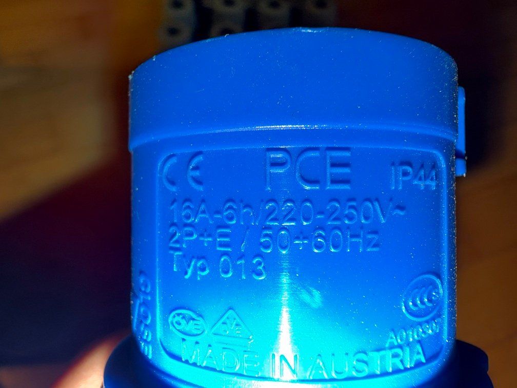 Spine: Stecker CEE16/6 230V blau PCE – Usato da Ehrendingen venduto da KOLA16 1