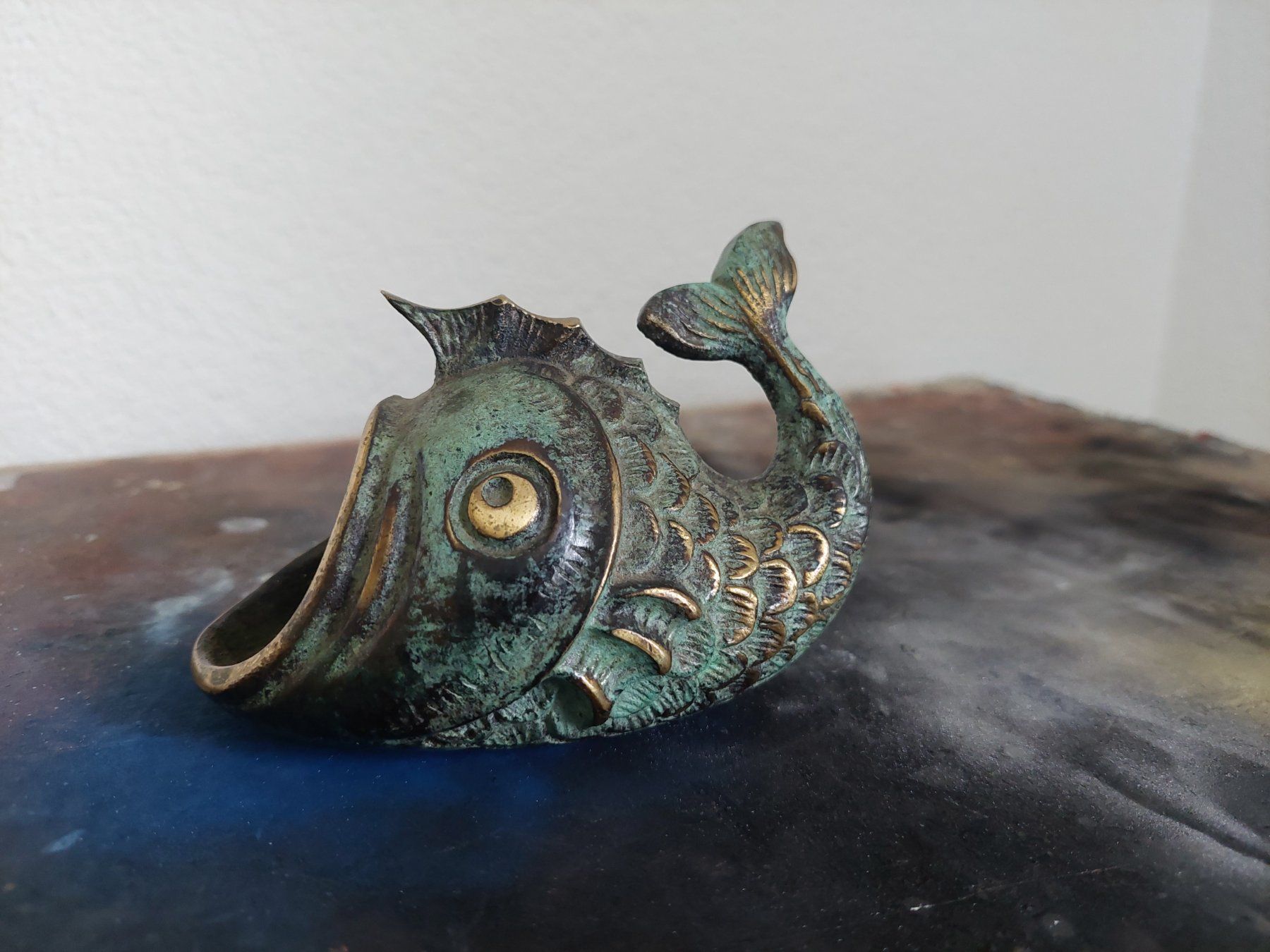 Portacenere: Fisch-Aschenbecher aus patinierter Bronze, Walter Bosse – Usato da Subingen venduto da K7passt_immer 1