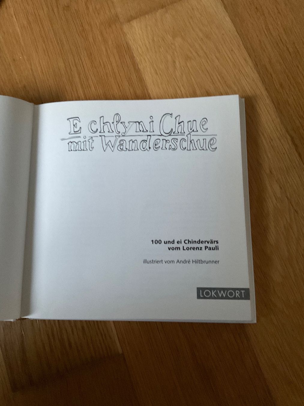 Libri: E chlyni Chue mit Wanderschue - Lorenz Pauli – Usato da Dinhard venduto da R.B.G23 2