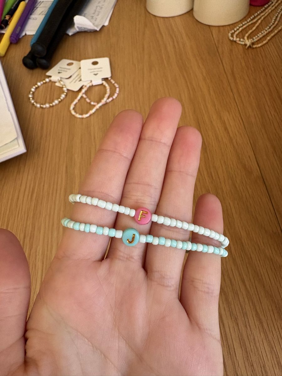 Bracelets: HANDMADE BRACELETS – D'occasion à Grindelwald par juliacieeslak 2